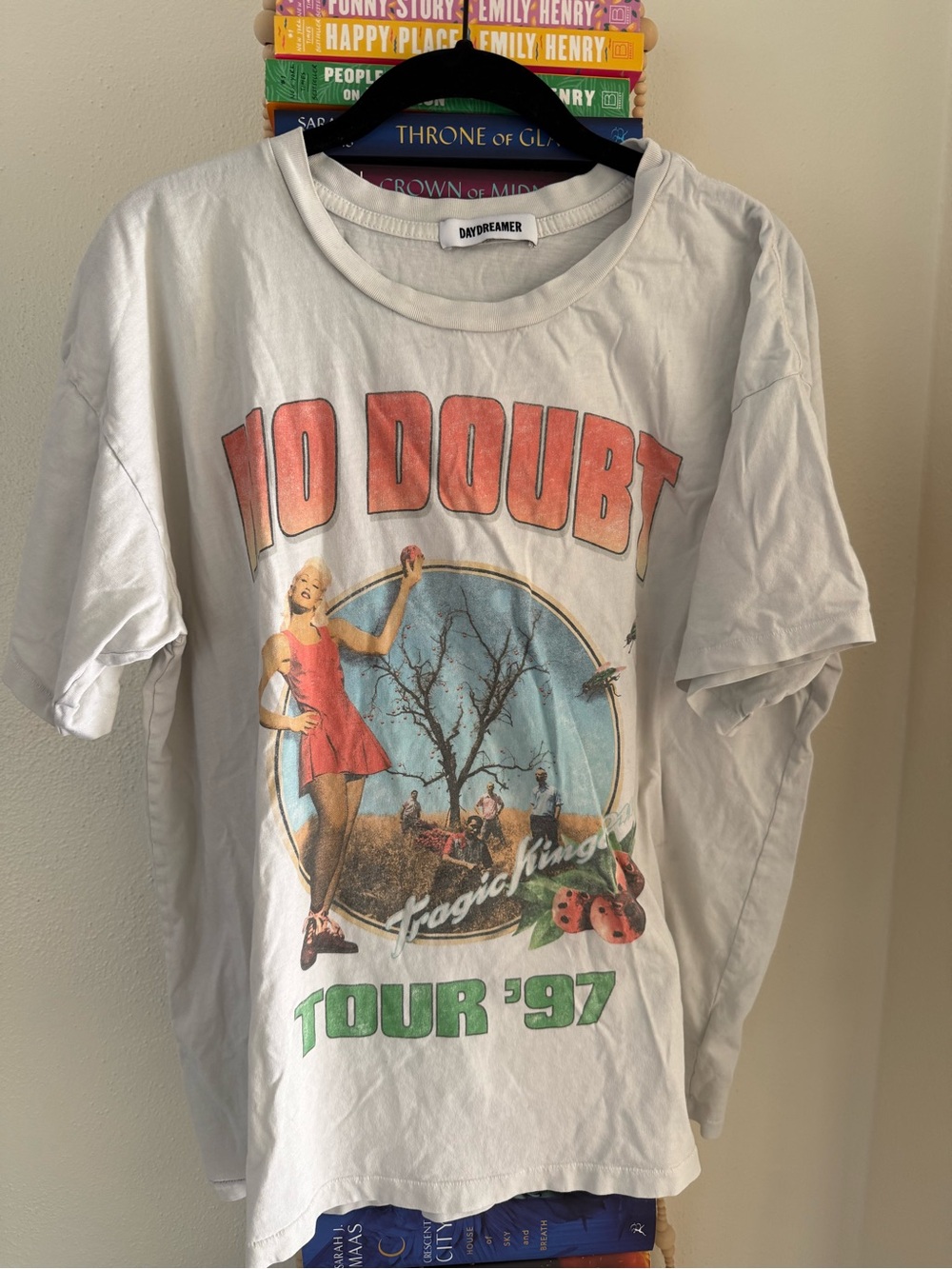 Daydreamer White No Doubt '97 Tour Graphic Tee with Red and Green Print